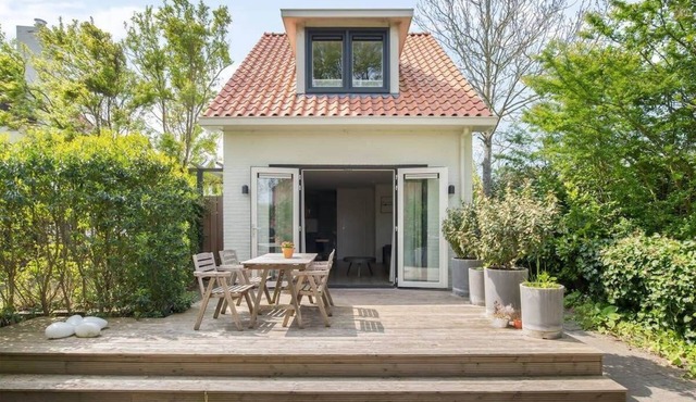 Holiday home with garden near the sea in Domburg | Duinenburg 22A in Domburg