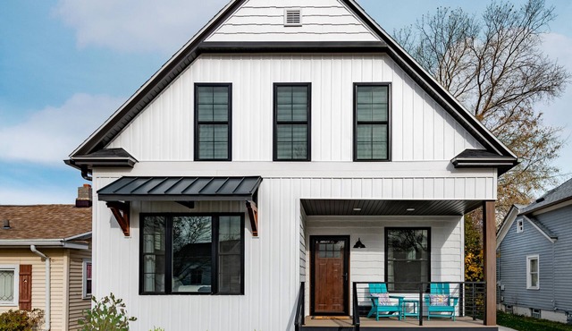 Luxury Lakeside Home-NEW Renovation-Walk to Beach, Dining, & More. in Sheboygan