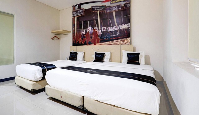 Luxury Triple Suite W/Free WiFi and Parking in Bandung