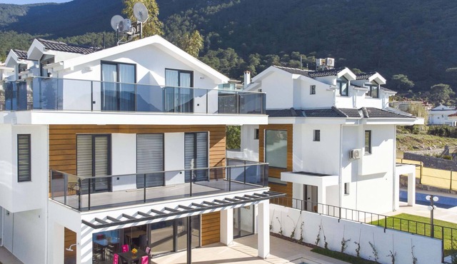 Luxury Villa with Private Pool for 8 People in Oludeniz in Muğla