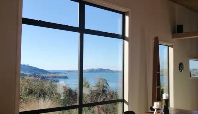 Manu Heights - Tranquil Luxury, Views & Privacy. in Dunedin