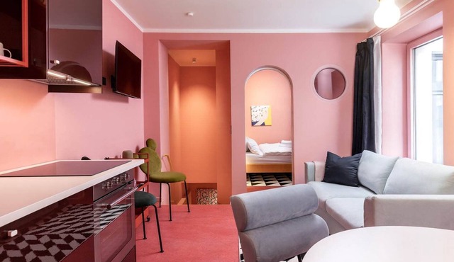 Memphis Loft Duplex (40sqm) near Antonplatz in Berlin