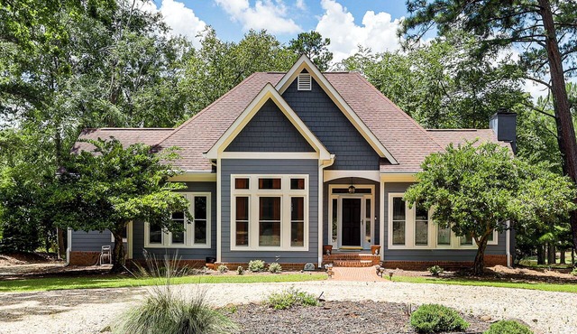 Mid-Term Stay Near Lake Oconee! Home w/Gazebo in Greensboro