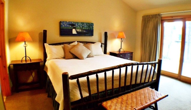Mountain Lake Lodge in Bigfork