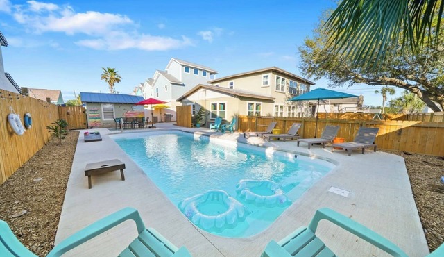 Nautical Rose:HeatedPrivPool, HotTub, FirePits,16+ in Panama City Beach