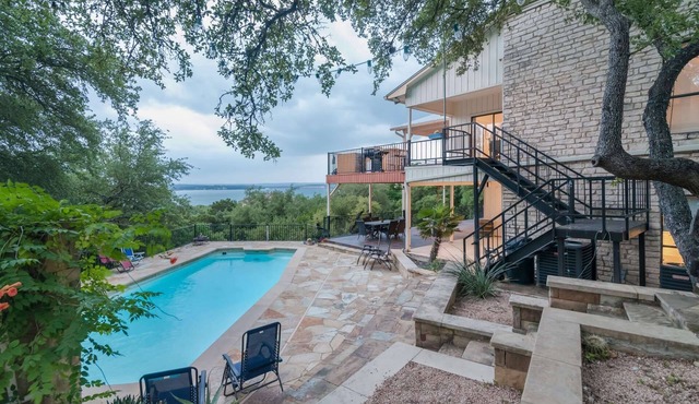 Palatial Property Pairs Pool, Pickleball, Piano, Ping Pong, Hot Tub and Panoramic Views in Austin