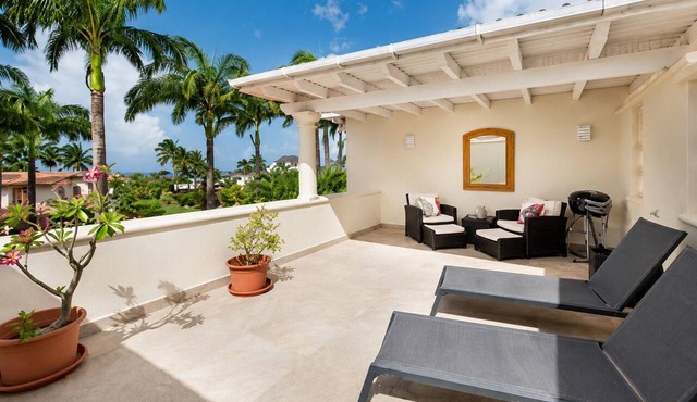 Penthouse apartment with roof terrace and sea view at Sugar Hill resort