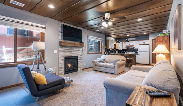 Poolside Villa on Lake Delton in Wisconsin Dells