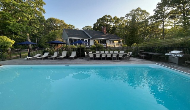 PRIVACY & RELAXATION ON MARTHA'S VINEYARD in Tisbury