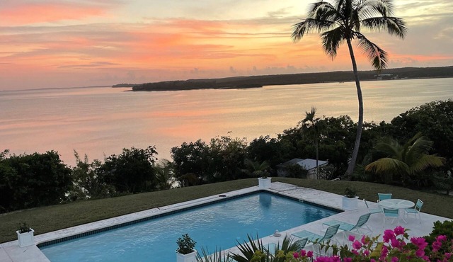 Private Beachfront Estate Home w/Pool on Gated Windermere Club Membership in Windermere