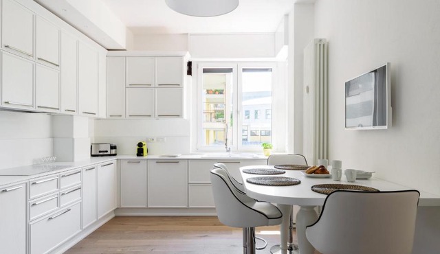 Pure White Luxury Apartment - byMyHomeinComo in Como