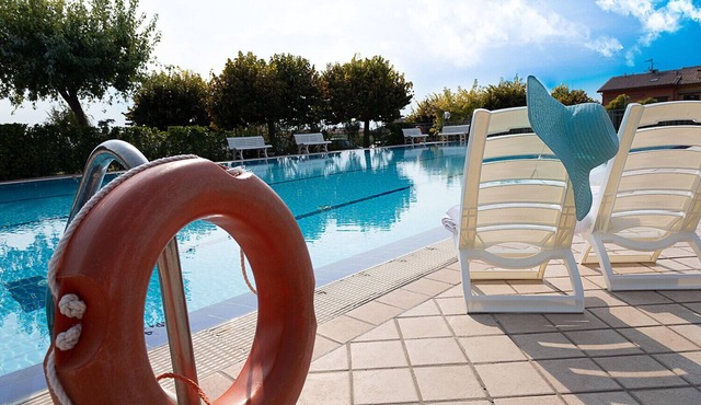 Regarda - apartment "Mela" with 3 bedrooms, big pool and tennis field in Lazise