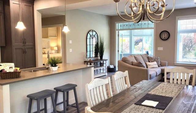 Sandy Cove Cottage - Steps from the beach #70 in Osoyoos