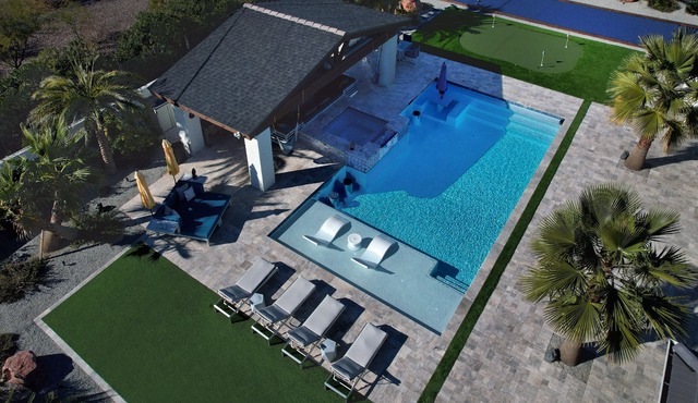 Scottsdale Acre Oasis: Resort-Style Backyard w/Private Pickleball Court & More in Scottsdale