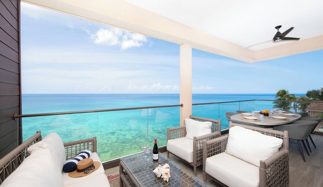 SeaDreams 6: Oceanfront Condos w/Pool, Hot Tub, & Rooftop Patio in West Bay