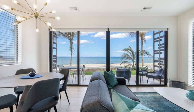 Silver Reef #3 - 2 BR LUXE Oceanfront & Pool in Old Man Bay