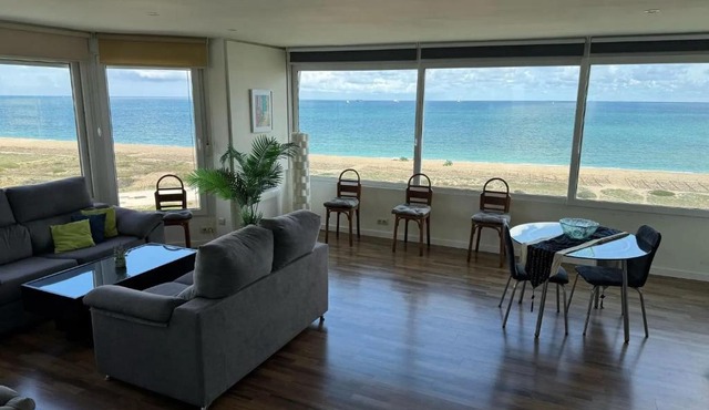 Spacious Apartment in Valencia with Sea View - 160 sqm in Valencia