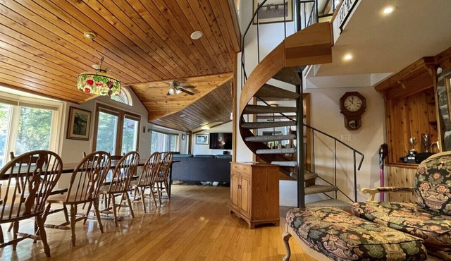 Spacious Lake Home on Chandos Lake in North Kawartha