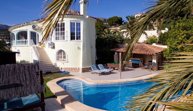 Superb villa for 10p, seaview, private pool,airco, jacuzzi, pooltable in Calpe