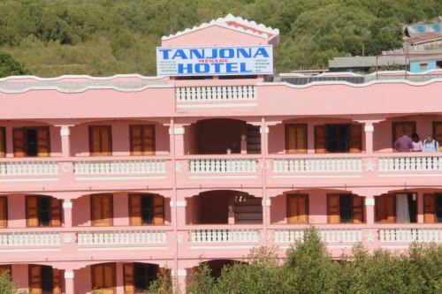Tanjona Menabe Hotel in Morondava