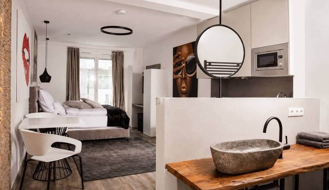 The Faces | Premium Studio | Balcony | 301 in Berlin