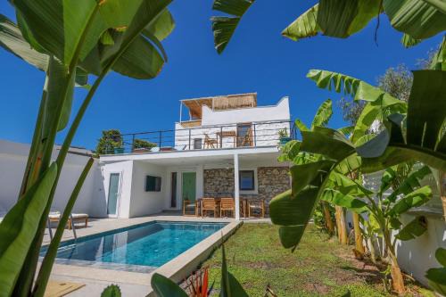 Traditional Seaside Stone Villa with Private Pool in Bodrum City