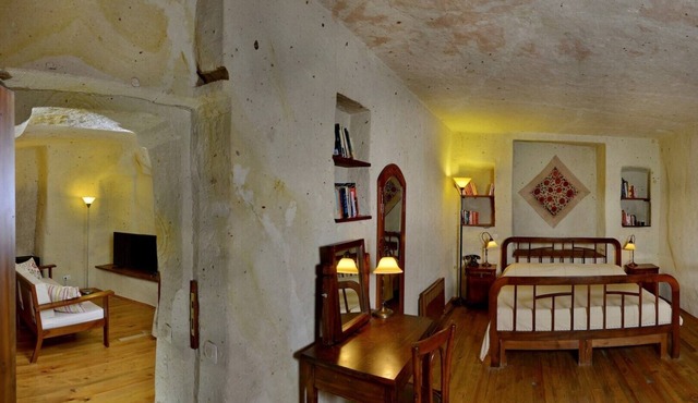 Twin Arch Cave House 2 Bedrooms 2 Bathrooms with Private Garden in Cappadocia in Nevsehir