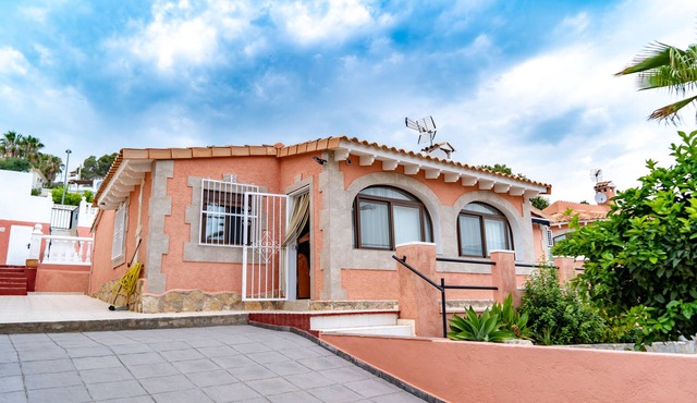 villa redone, swimming pool, jacuzzi, sea view 4 bdr 2 bath/calm assured in El Tossal