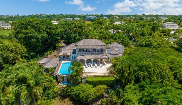 Waterfalls - 6 bed peaceful and secure luxury