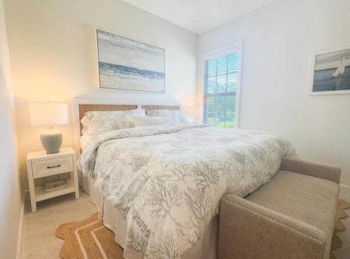 Windsor Lodge Unit 20, studio, 1BR 1BA close to the beaches, pool access in Osprey