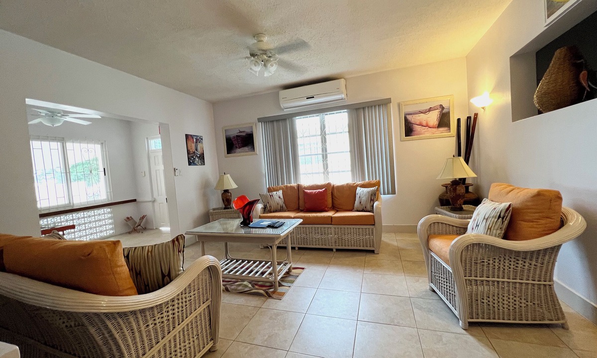 Lower Carlton House | Graceville Beach House - by Zenbreak