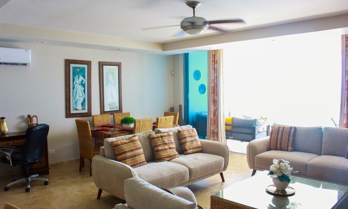 Maxwell Condo | White Sand Beach Front, Turquois Blue Ocean View, Pools, Hot tub, Guarded,5 star