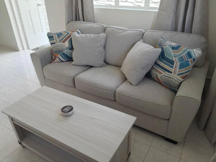 Hastings Apartment | Apt 1 Lynsted - Newly renovated 2 bed 1 bath