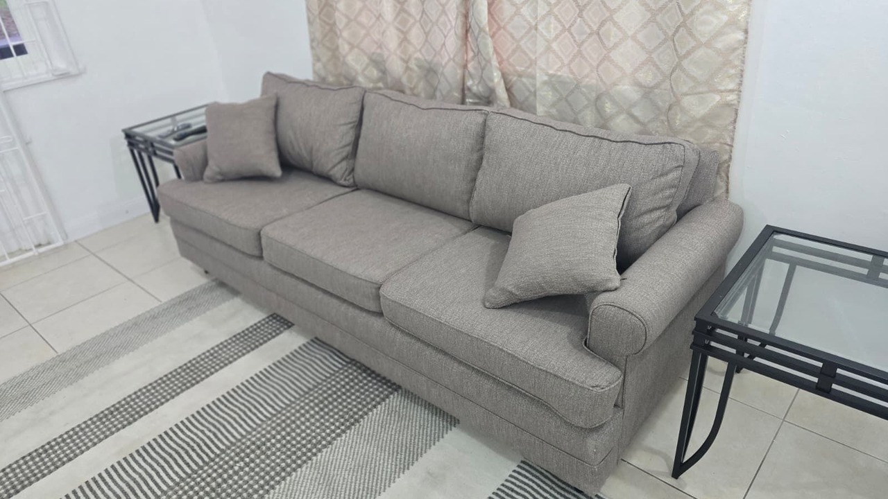 Photo of Livingroom in West Coast
