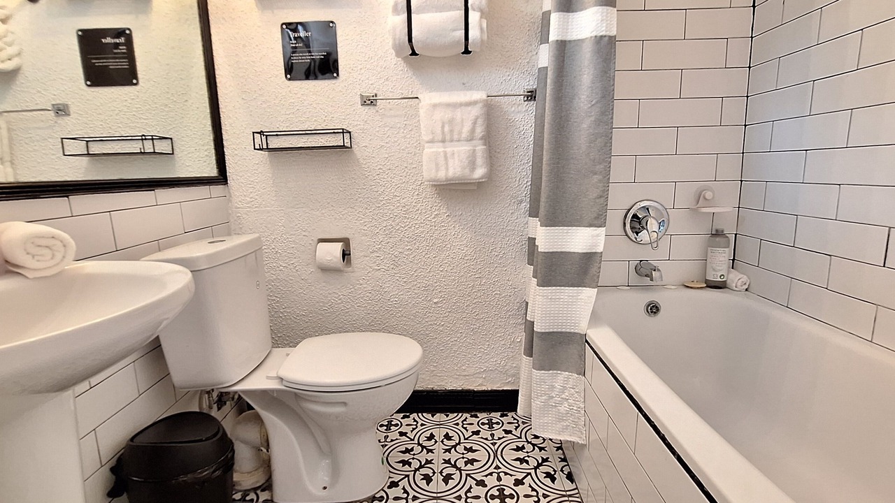 Photo of Bathroom in Rendezvous