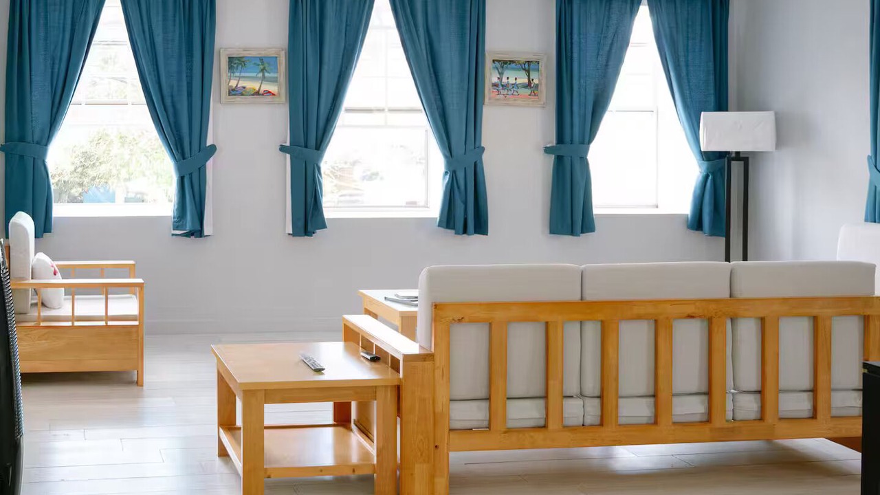 Photo of Livingroom in Bayville