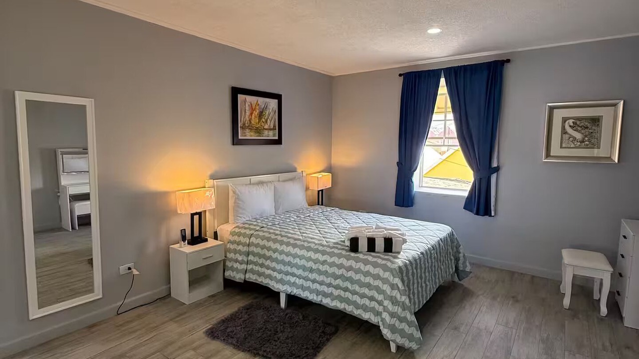 Photo of Bedroom in Bayville