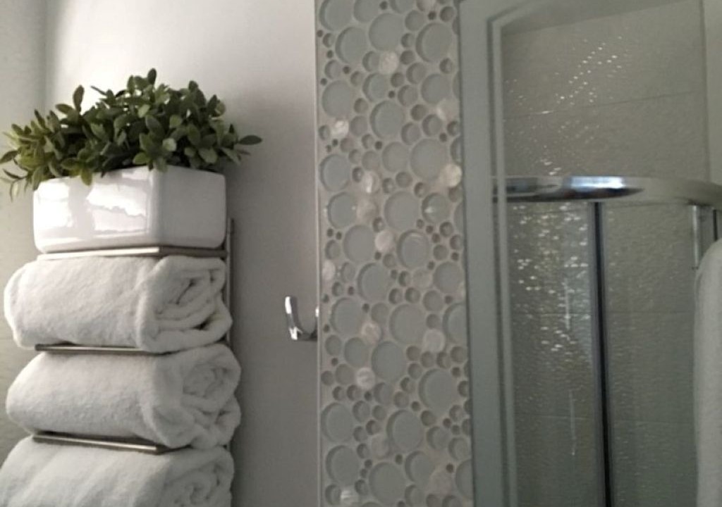 Photo of Bathroom in Marine Gardens
