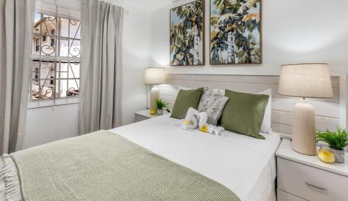 One-Bedroom Apartment with Air Conditioning