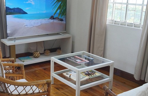 Old Trees Bay Apartment | Annabelle's Apartments