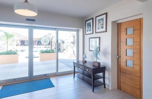 Dover Hotel | Relaxing Suite Stay Near the Beach! Kitchen, Free Parking, Onsite Pool, & Gym!