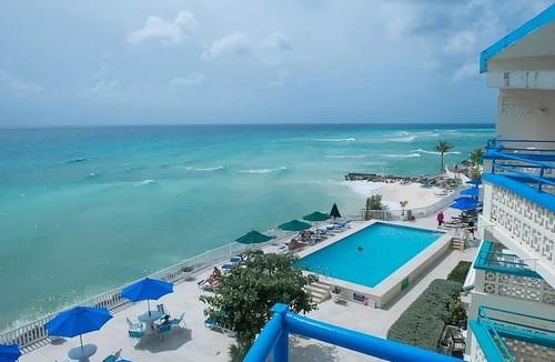 Dover Hotel | Romantic Beach Getaway! Onsite Pool, Gym Access, Free Parking, Near Turtle Beach