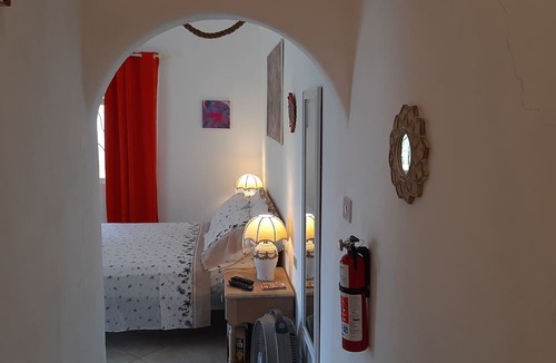 Silver Sands Apartment | Tropical Gecko Studio - Only 80 meters from the Ocean!