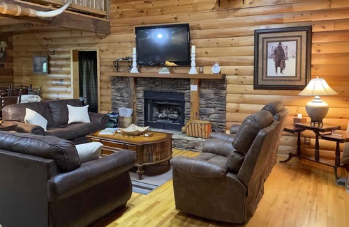 Trenton Cabin | Cozy Trenton Cabin w/Spa ~ 15 Mi to Lookout Mtn!