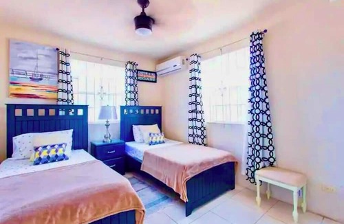 Maxwell Apartment | Saint Hill's The homely spot on the south coast