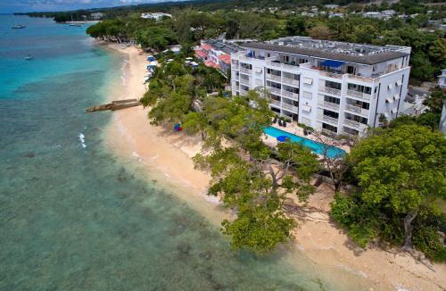 Old Trees Bay Apartment | Stunning Beachfront Condo on Paynes Bay