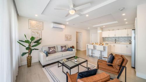 Little Battaleys Apartment | Across from beach with resort pool - Coral Beach 202