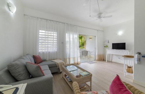 Sunset Crest Apartment | Golden View No 107