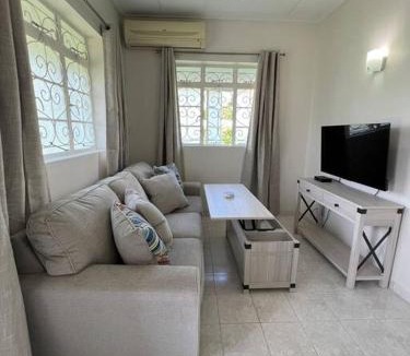 Hastings Apartment | Apt 1 Lynsted - Newly renovated 2 bed 1 bath