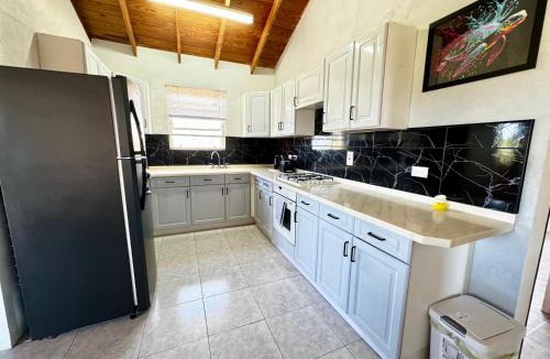 Bayfield Villa | Lailamar Villa, Ocean View, AC & Pool - Entire Villa